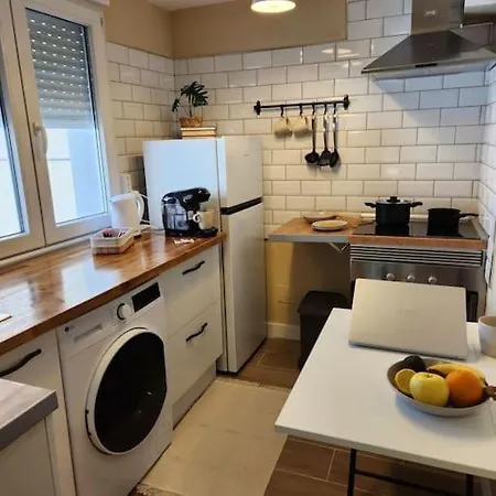Moderno Apartamento Cerca Del Centro En Apartment *