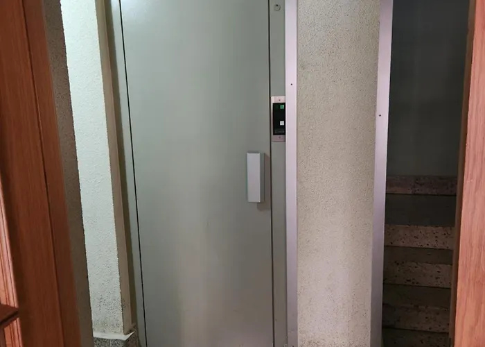 Moderno Cerca Del Centro En *